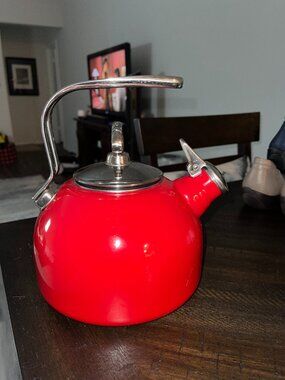 Chantal Classic Tea Kettle, 1.8 QT (Chili Red)